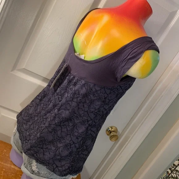 CDW CREATIVE DESIGN WORKS Top NWT - Picture 7 of 12